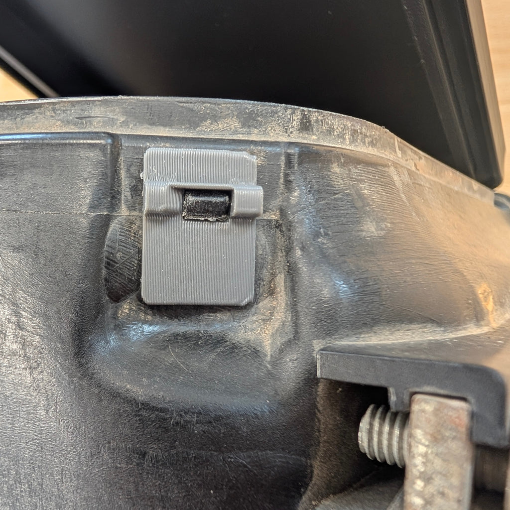 Suzuki LT 500 Airbox Lid Lug Repair Kit (87-92)