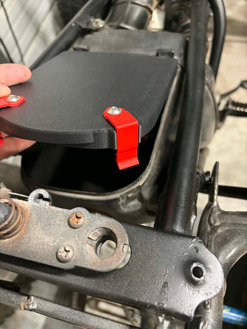 Suzuki LT 500 Airbox Lid (87-92)