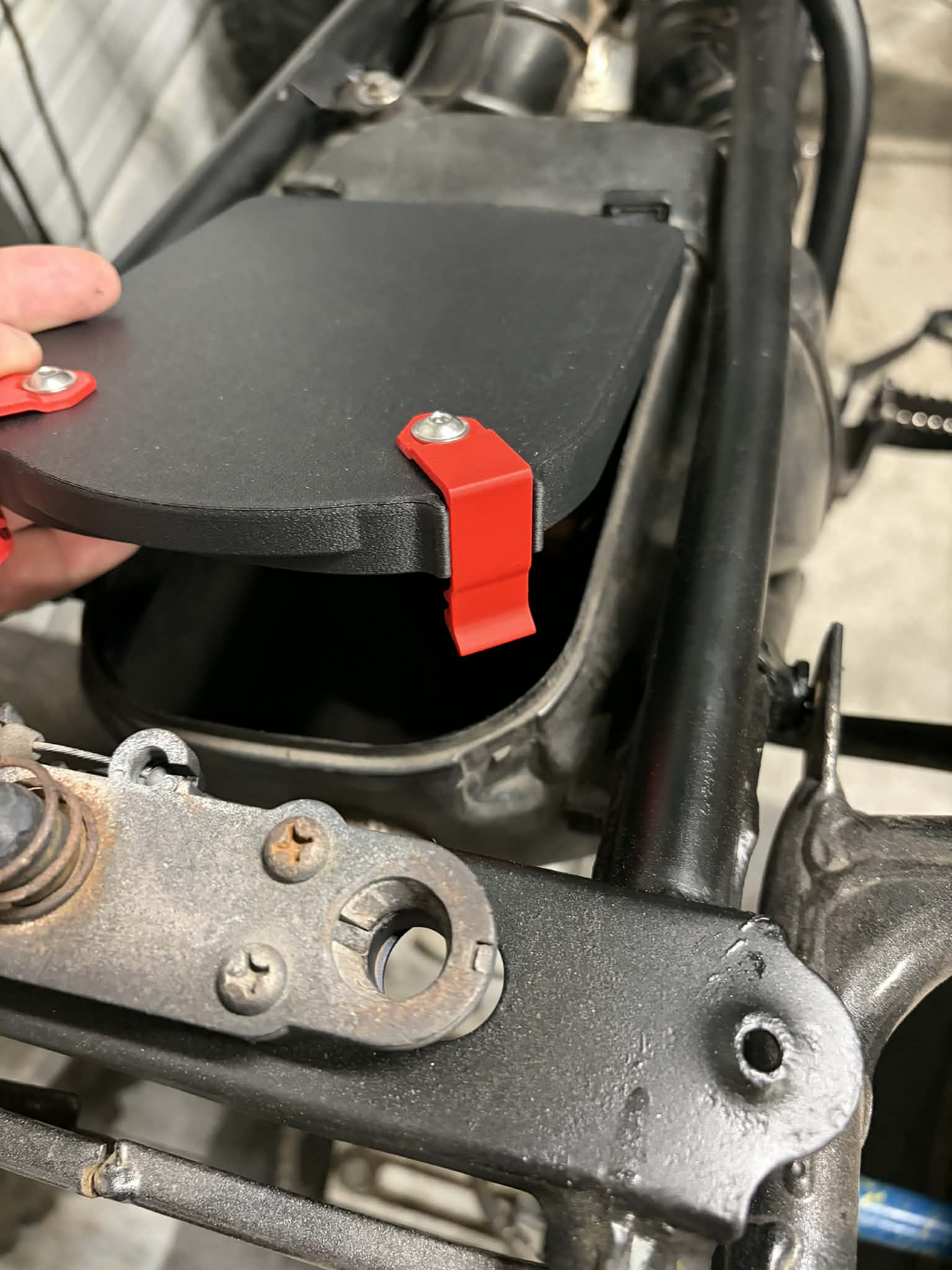 Suzuki LT 500 Airbox Lid (87-92)